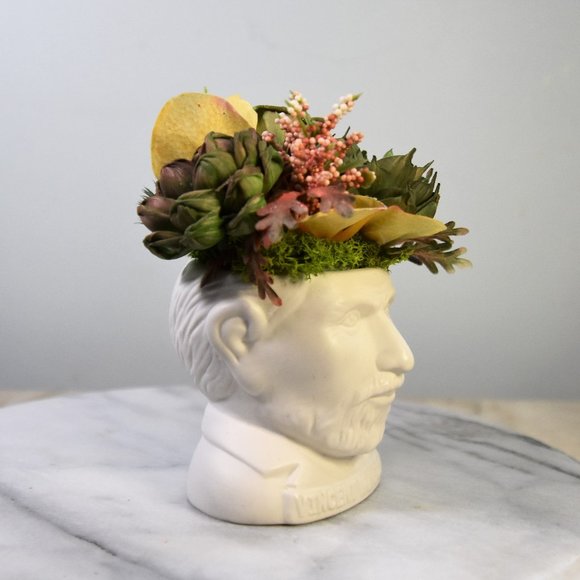 UNIQUE! Vincent Van Gogh bust planter filled with Sola wood succulents - Picture 3 of 10